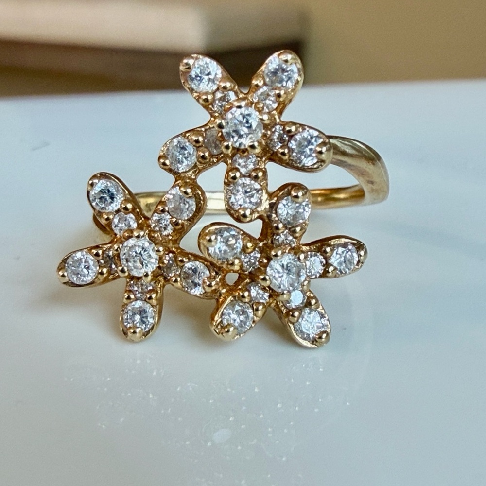 14 karat gold, and diamond flower ring